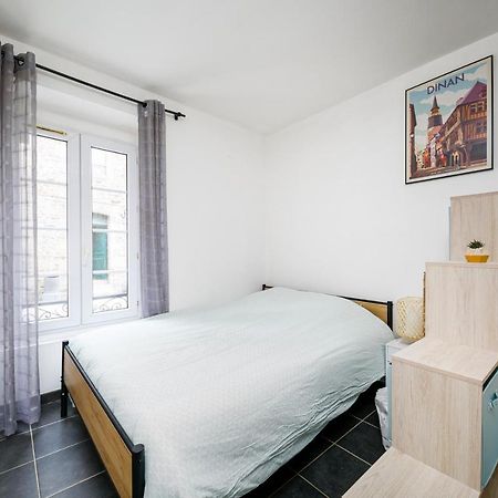 Agreable T1 Situe Au Centre Historique De Dinan Apartment Exterior photo